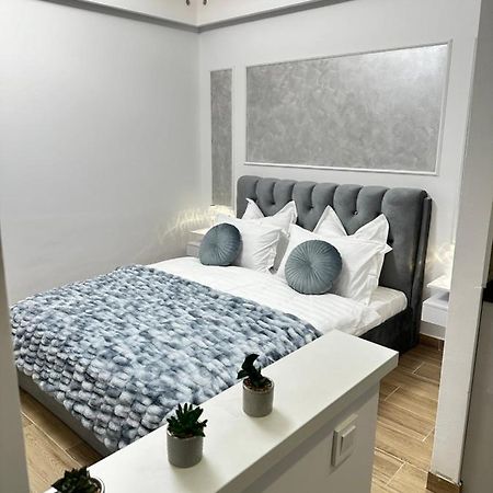 Luxury Studio 7 Rosu Exterior photo